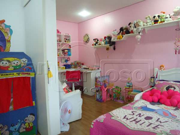 Sobrado com 3 quartos, 2 banheiros e 208m² à venda no bairro Sao Sebastiao, Porto Alegre