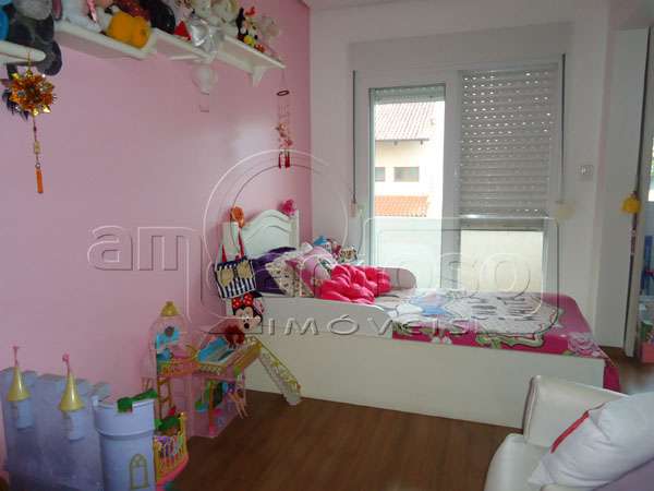 Sobrado com 3 quartos, 2 banheiros e 208m² à venda no bairro Sao Sebastiao, Porto Alegre