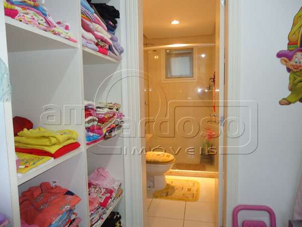 Sobrado com 3 quartos, 2 banheiros e 208m² à venda no bairro Sao Sebastiao, Porto Alegre
