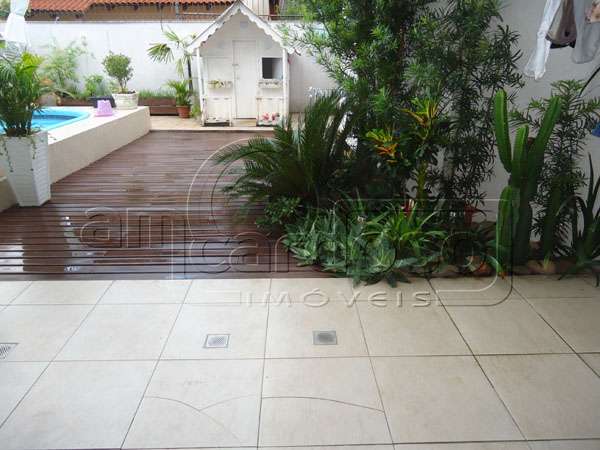 Sobrado com 3 quartos, 2 banheiros e 208m² à venda no bairro Sao Sebastiao, Porto Alegre