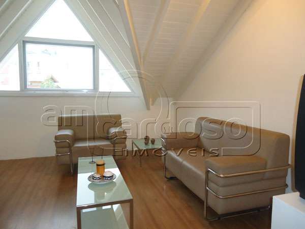 Sobrado com 3 quartos, 3 banheiros e 196m² à venda no bairro Sao Sebastiao, Porto Alegre