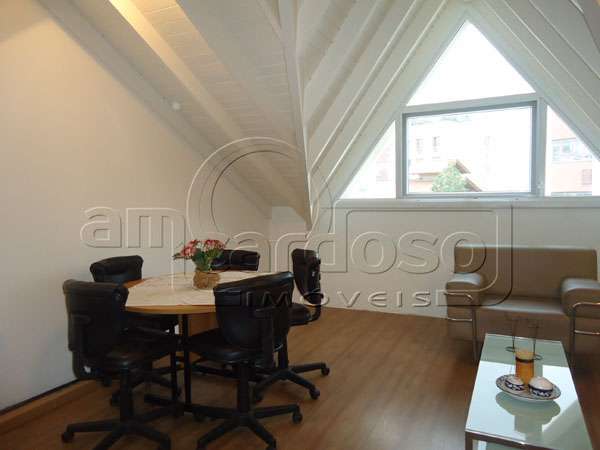 Sobrado com 3 quartos, 3 banheiros e 196m² à venda no bairro Sao Sebastiao, Porto Alegre