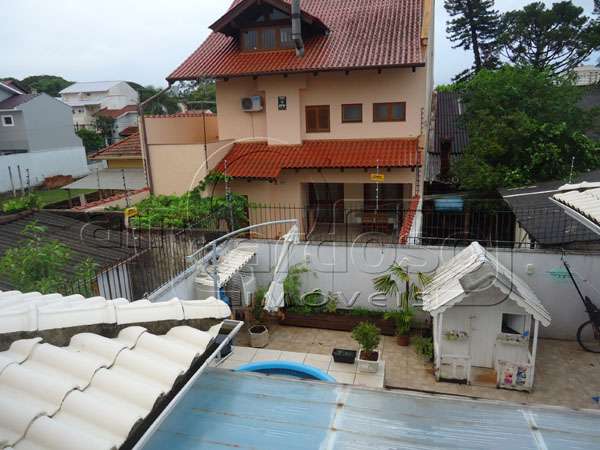 Sobrado com 3 quartos, 3 banheiros e 196m² à venda no bairro Sao Sebastiao, Porto Alegre
