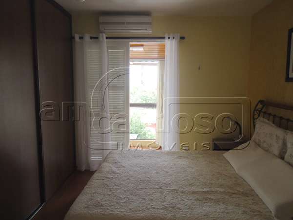 Casa com 3 quartos, 3 banheiros e 248m² à venda no bairro Sao Sebastiao, Porto Alegre