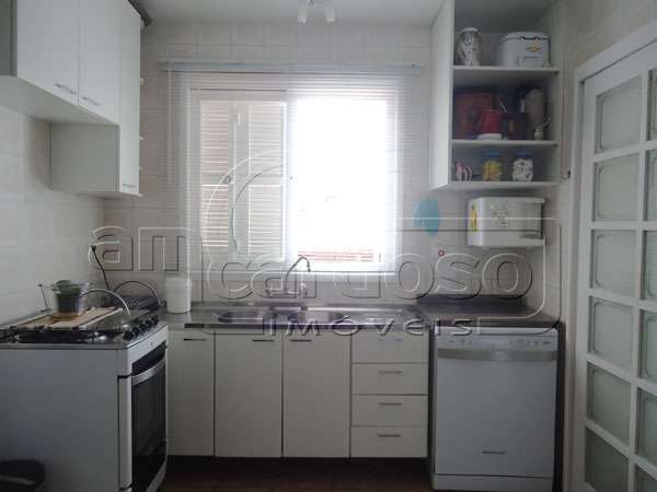 Casa com 3 quartos, 3 banheiros e 248m² à venda no bairro Sao Sebastiao, Porto Alegre