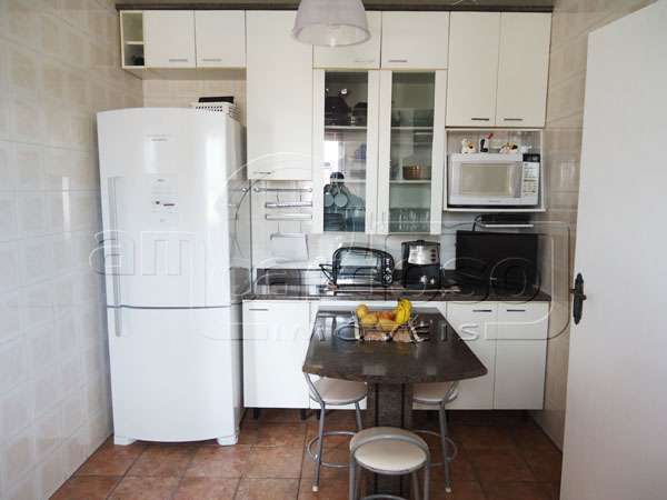 Casa com 3 quartos, 3 banheiros e 248m² à venda no bairro Sao Sebastiao, Porto Alegre