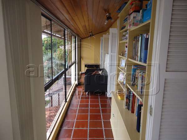 Casa com 3 quartos, 3 banheiros e 248m² à venda no bairro Sao Sebastiao, Porto Alegre