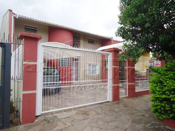 Casa com 3 quartos, 3 banheiros e 248m² à venda no bairro Sao Sebastiao, Porto Alegre