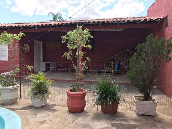 Casa com 3 quartos, 3 banheiros e 248m² à venda no bairro Sao Sebastiao, Porto Alegre