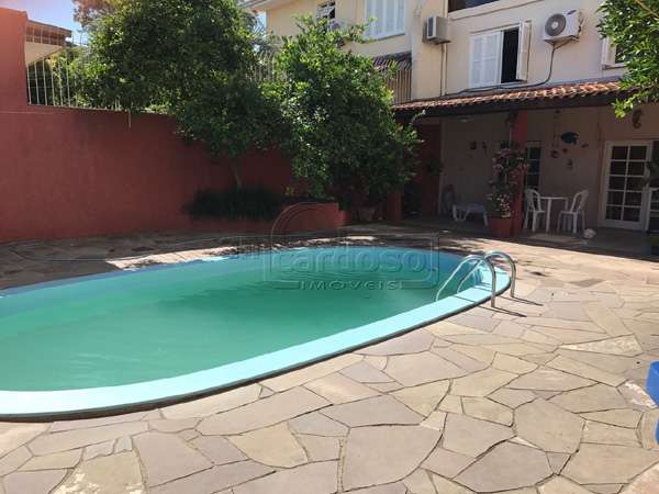 Casa com 3 quartos, 3 banheiros e 248m² à venda no bairro Sao Sebastiao, Porto Alegre