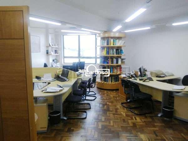 Sala com 41m² à venda no bairro Passo Dareia, Porto Alegre