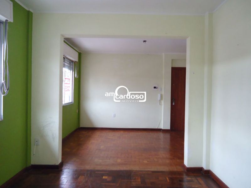 Apartamento com 2 quartos, 1 banheiro e 68m² à venda no bairro Sao Sebastiao, Porto Alegre
