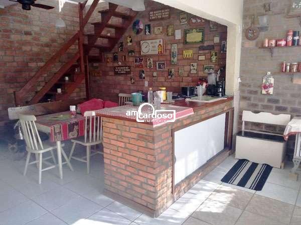 Sobrado com 2 quartos, 2 banheiros e 150m² à venda no bairro Jardim Lindoia, Porto Alegre