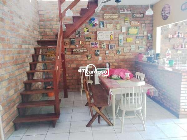 Sobrado com 2 quartos, 2 banheiros e 150m² à venda no bairro Jardim Lindoia, Porto Alegre