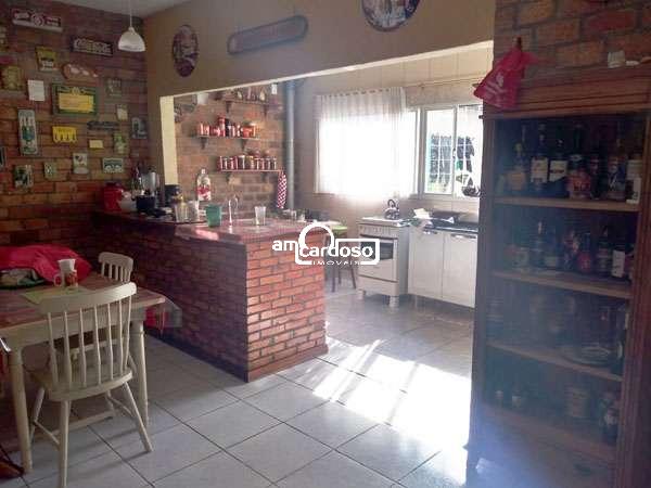 Sobrado com 2 quartos, 2 banheiros e 150m² à venda no bairro Jardim Lindoia, Porto Alegre