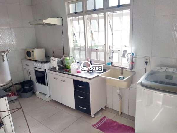 Sobrado com 2 quartos, 2 banheiros e 150m² à venda no bairro Jardim Lindoia, Porto Alegre