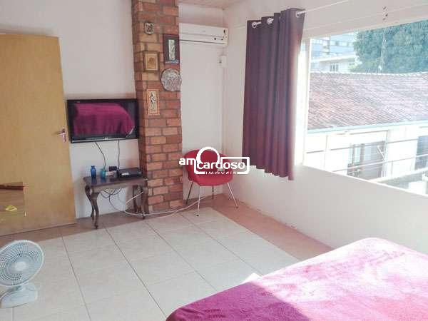 Sobrado com 2 quartos, 2 banheiros e 150m² à venda no bairro Jardim Lindoia, Porto Alegre