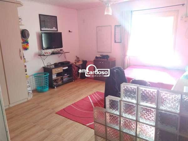 Sobrado com 2 quartos, 2 banheiros e 150m² à venda no bairro Jardim Lindoia, Porto Alegre