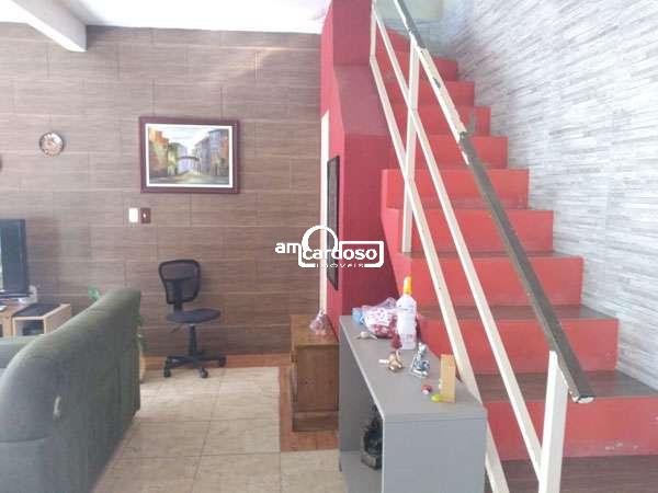 Sobrado com 2 quartos, 2 banheiros e 150m² à venda no bairro Jardim Lindoia, Porto Alegre