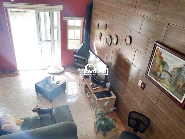 Sobrado com 2 quartos, 2 banheiros e 150m² à venda no bairro Jardim Lindoia, Porto Alegre