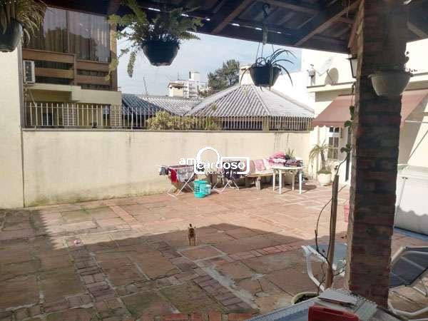 Sobrado com 2 quartos, 2 banheiros e 150m² à venda no bairro Jardim Lindoia, Porto Alegre