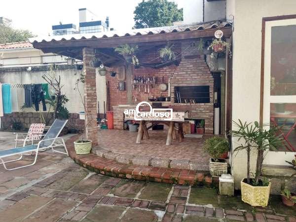 Sobrado com 2 quartos, 2 banheiros e 150m² à venda no bairro Jardim Lindoia, Porto Alegre