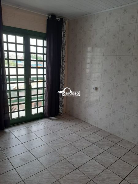 Casa com 4 quartos, 4 banheiros e 120m² à venda no bairro Sarandi, Porto Alegre