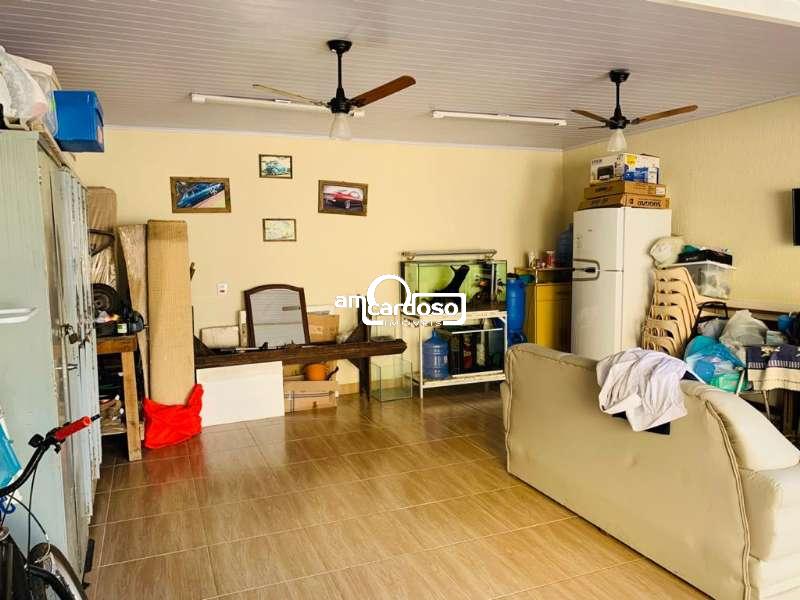 Casa com 3 quartos, 2 banheiros e 166m² à venda no bairro Sarandi, Porto Alegre