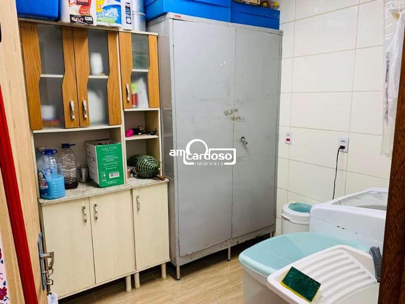 Casa com 3 quartos, 2 banheiros e 166m² à venda no bairro Sarandi, Porto Alegre
