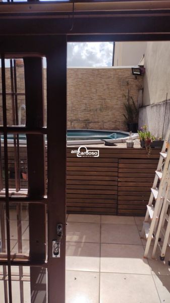 Casa com 4 quartos, 4 banheiros e 254m² à venda no bairro Sarandi, Porto Alegre