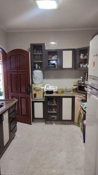 Casa com 4 quartos, 4 banheiros e 254m² à venda no bairro Sarandi, Porto Alegre
