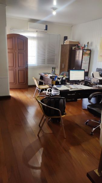 Casa com 4 quartos, 4 banheiros e 254m² à venda no bairro Sarandi, Porto Alegre