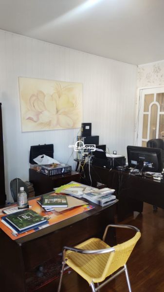 Casa com 4 quartos, 4 banheiros e 254m² à venda no bairro Sarandi, Porto Alegre