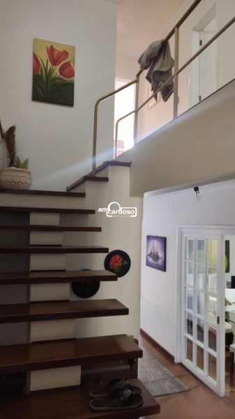 Casa com 4 quartos, 4 banheiros e 254m² à venda no bairro Sarandi, Porto Alegre