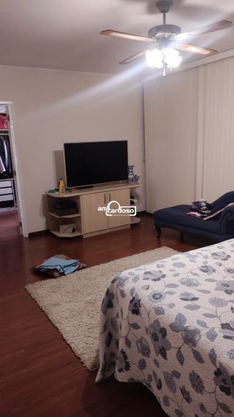 Casa com 4 quartos, 4 banheiros e 254m² à venda no bairro Sarandi, Porto Alegre