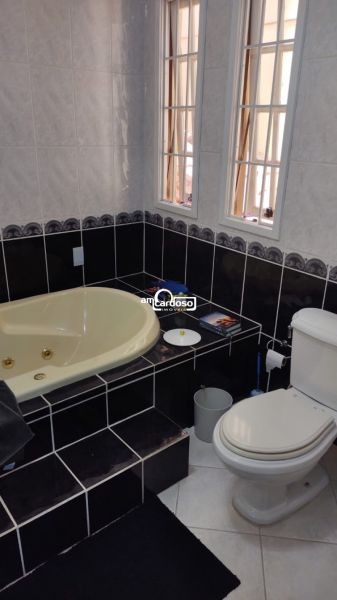 Casa com 4 quartos, 4 banheiros e 254m² à venda no bairro Sarandi, Porto Alegre