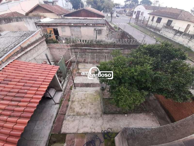 Sobrado com 4 quartos, 5 banheiros e 295m² à venda no bairro Sao Sebastiao, Porto Alegre