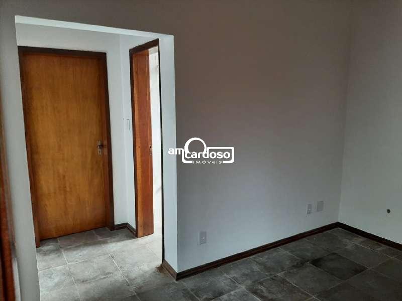 Sobrado com 4 quartos, 5 banheiros e 295m² à venda no bairro Sao Sebastiao, Porto Alegre