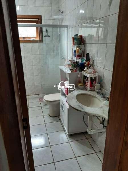 Sobrado com 4 quartos, 5 banheiros e 295m² à venda no bairro Sao Sebastiao, Porto Alegre
