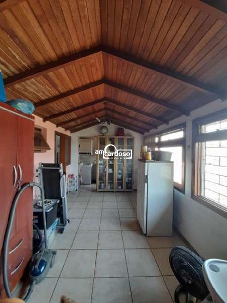 Sobrado com 4 quartos, 5 banheiros e 295m² à venda no bairro Sao Sebastiao, Porto Alegre