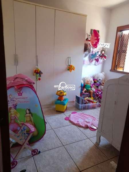 Sobrado com 4 quartos, 5 banheiros e 295m² à venda no bairro Sao Sebastiao, Porto Alegre
