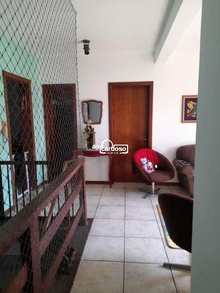Sobrado com 4 quartos, 5 banheiros e 295m² à venda no bairro Sao Sebastiao, Porto Alegre