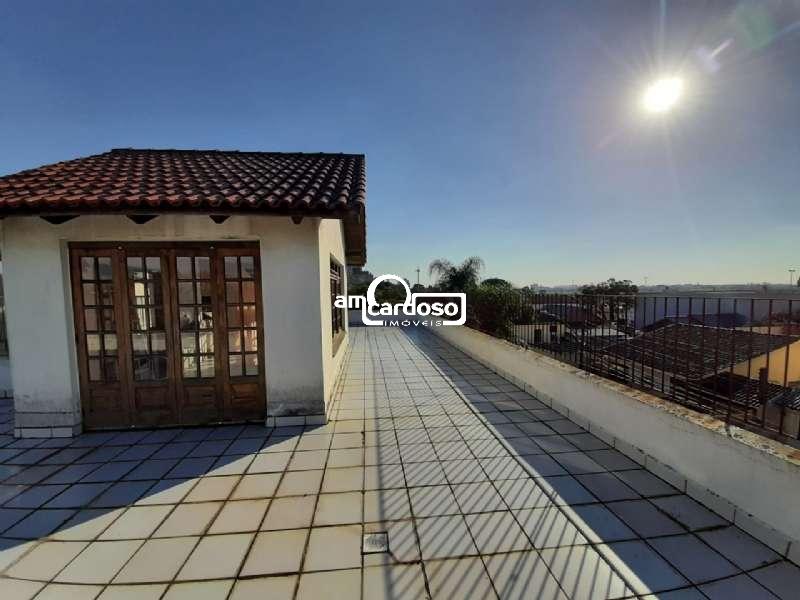 Sobrado com 4 quartos, 5 banheiros e 295m² à venda no bairro Sao Sebastiao, Porto Alegre