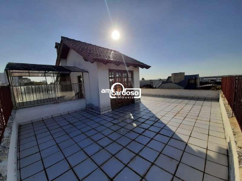 Sobrado com 4 quartos, 5 banheiros e 295m² à venda no bairro Sao Sebastiao, Porto Alegre