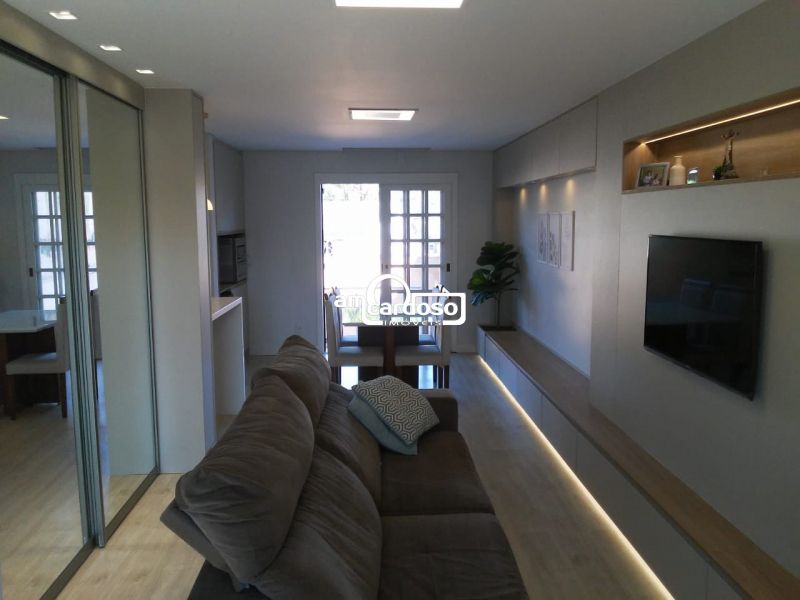 Sobrado com 3 quartos, 4 banheiros e 183m² à venda no bairro Jardim Lindoia, Porto Alegre