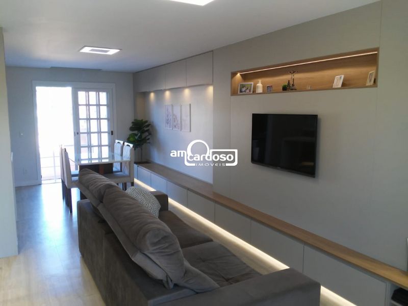 Sobrado com 3 quartos, 4 banheiros e 183m² à venda no bairro Jardim Lindoia, Porto Alegre