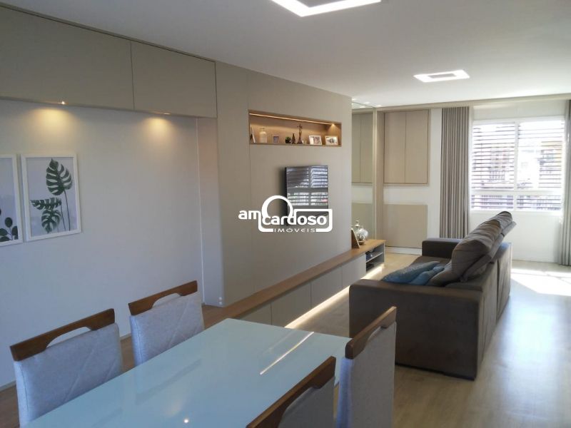 Sobrado com 3 quartos, 4 banheiros e 183m² à venda no bairro Jardim Lindoia, Porto Alegre
