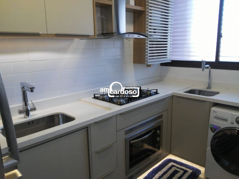 Sobrado com 3 quartos, 4 banheiros e 183m² à venda no bairro Jardim Lindoia, Porto Alegre