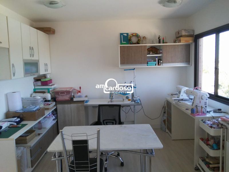Sobrado com 3 quartos, 4 banheiros e 183m² à venda no bairro Jardim Lindoia, Porto Alegre