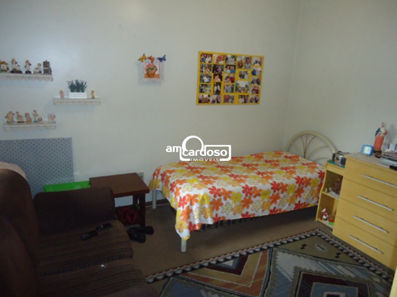 Sobrado com 3 quartos, 2 banheiros e 230m² à venda no bairro Jardim Sao Pedro, Porto Alegre